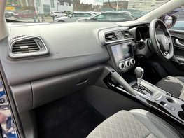 Renault Kadjar 1.5 Kadjar Iconic Blue dCi Auto 5dr 17