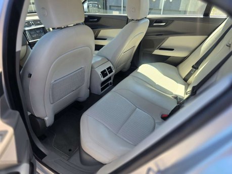 Jaguar XE 2.0d Portfolio Saloon 4dr Diesel Auto Euro 6 (s/s) (163 ps) 32