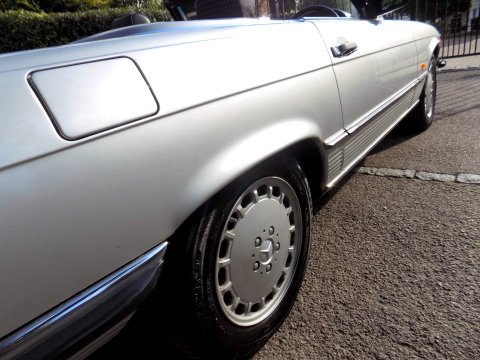 Mercedes-Benz R107 420 SL Sports 26