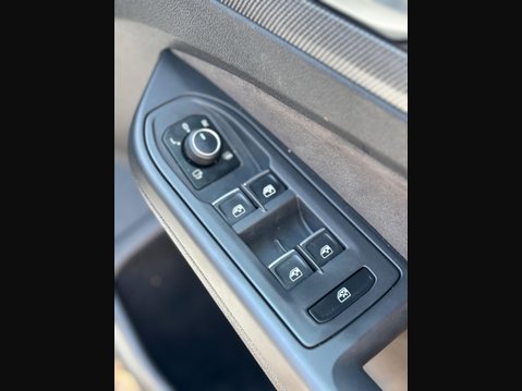 Volkswagen Golf 1.5 TSI R-Line Euro 6 (s/s) 5dr 28
