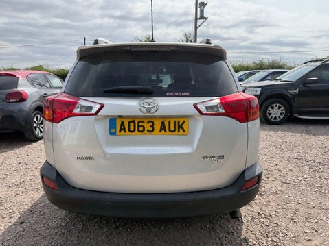 Toyota Rav4 2.2 D-4D Invincible SUV 5dr Diesel Manual 4WD Euro 5 (150 ps) 6