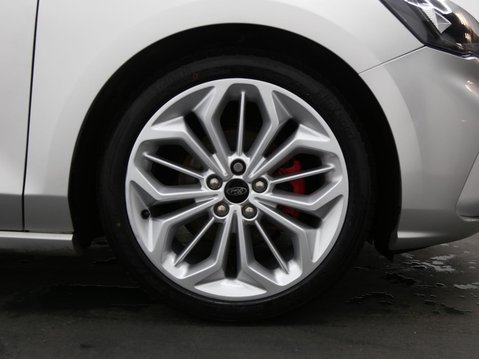 Ford Focus 1.0T EcoBoost ST-Line X Euro 6 (s/s) 5dr 26