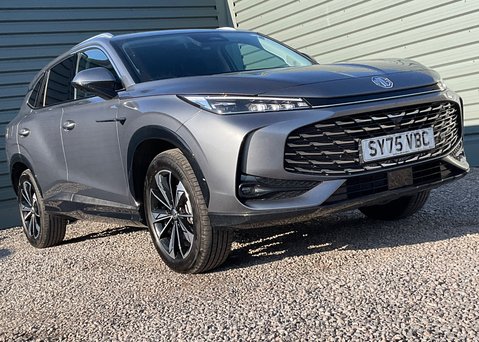 MG HS 1.5 T-GDI SE 7