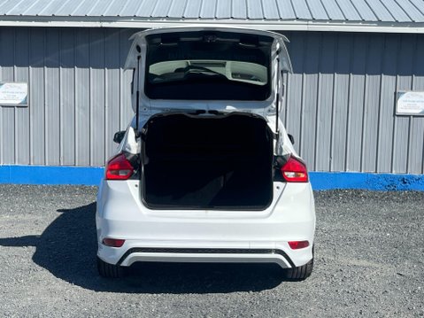 Ford Focus 1.5 TDCi ST-Line Euro 6 (s/s) 5dr 9