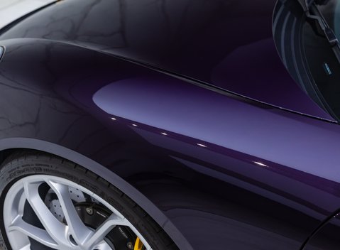 Porsche Cayman GT4 (718) 35