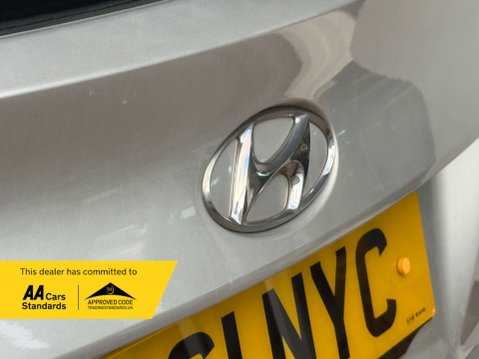 Hyundai ix35 2.0 ix35 Premium 4WD CRDi 134 4WD 5dr 28