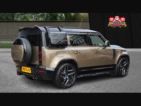 Land Rover Defender X-DYNAMIC HSE MHEV 10
