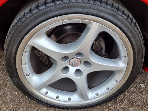 Jaguar XK8 CONVERTIBLE 15