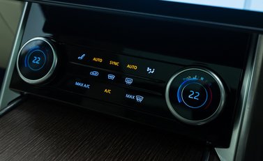 Land Rover Range Rover D350 SE 22