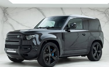 Land Rover Defender 90 V8 Bond Edition 6