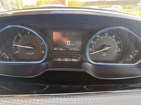 Peugeot 2008 1.6 e-HDi Feline Euro 5 (s/s) 5dr (Mistral) 33