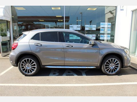 Mercedes-Benz GLA Class GLA 180 AMG LINE EDITION 5