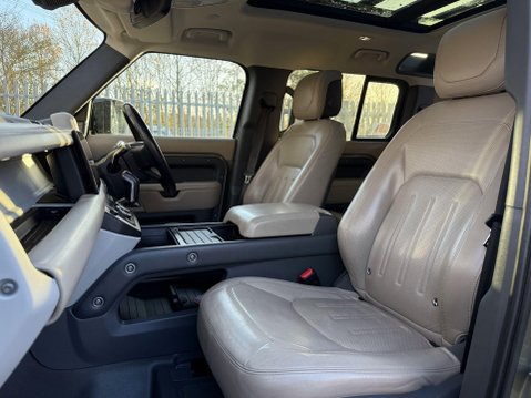 Land Rover Defender HSE MHEV 20