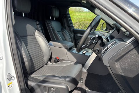 Land Rover Discovery D300 R-Dynamic HSE MHEV Panel Van 4