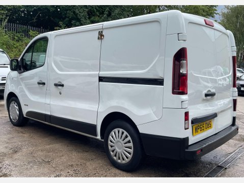 Renault Trafic 1.6 dCi 27 Business+ SWB Standard Roof Euro 5 5dr 17