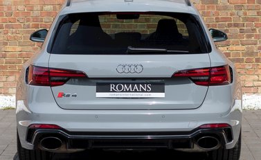 Audi RS4 Avant 5