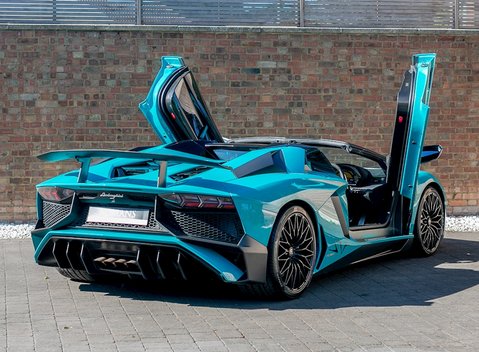 Lamborghini Aventador SV LP750-4 Roadster 8