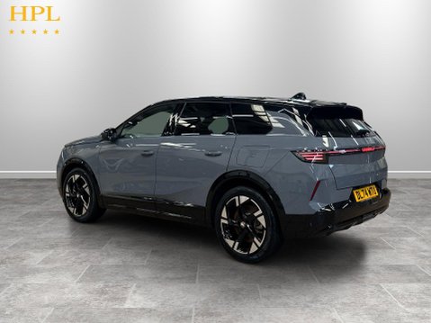 Vauxhall Grandland 73kWh Ultimate SUV 5dr Electric Auto (213 ps) Alloys - Air Con - DAB Radio 5