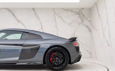 Audi R8 V10 Performance Carbon Black 29