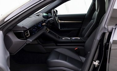 Porsche Taycan 4S Cross Turismo 15