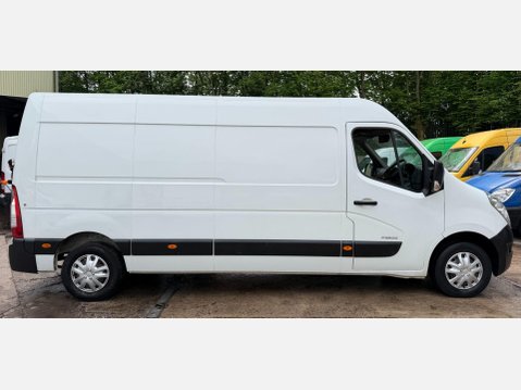 Renault Master 2.3 dCi 35 Panel Van 5dr Diesel Manual FWD LWB Medium Roof Euro 4 (100 ps) 22