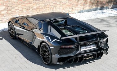 Lamborghini Aventador SV LP750-4 Roadster 11