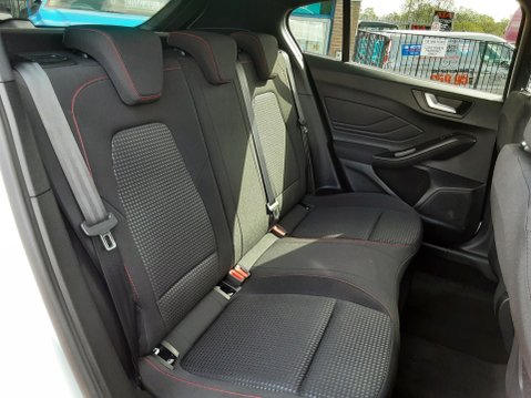 Ford Focus ST-LINE 13
