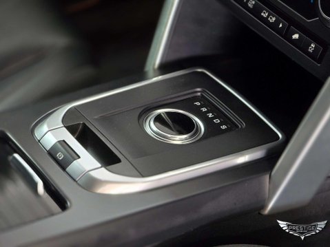 Land Rover Discovery Sport 2.0 TD4 SE Tech Auto 4WD Euro 6 (s/s) 5dr 27