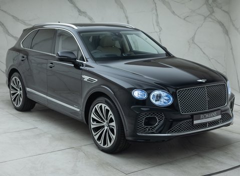 Bentley Bentayga V8 AZURE 11