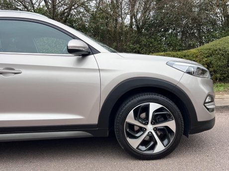 Hyundai TUCSON 2.0 CRDi Premium Auto 4WD Euro 6 5dr 81