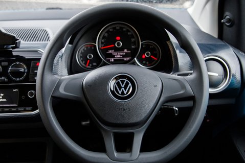 Volkswagen Up BASE 14