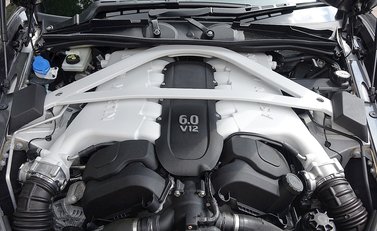 Aston Martin Vanquish 15