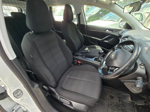Peugeot 308 BLUEHDI S/S SW ACCESS 10