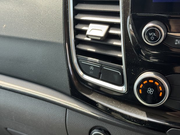 Ford Transit Custom Crew Cab AUTO SWB L1H1 320 Active Air Con Alloys Nav Sensors EURO 6 NO VAT 38