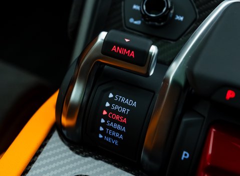 Lamborghini Urus Pearl Capsule 27