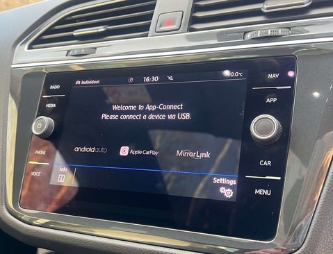 Volkswagen Tiguan 2.0 Tiguan R-Line Tech TDI Semi-Auto 5dr 29