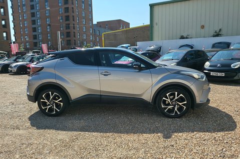Toyota C-HR DYNAMIC.. 9 MAIN DEALER SERVICES.. STUNNING EXAMPLE 11