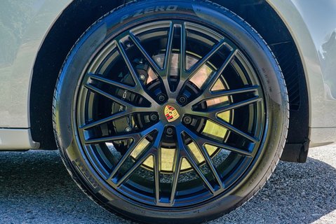 Porsche Macan GTS PDK 5