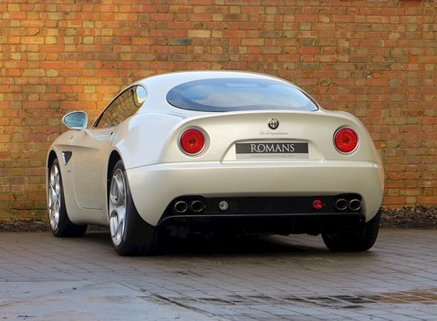 Alfa Romeo 8C Competizione 11