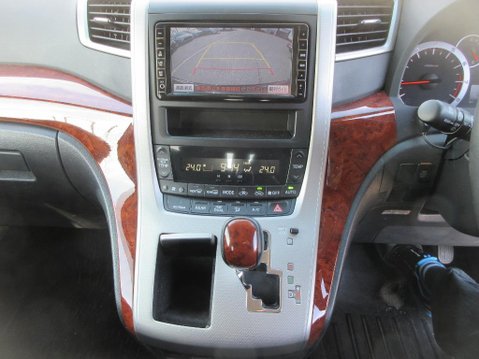 Toyota Vellfire 2.4 Z PLATINUM SELECTION + 7 Seats 14