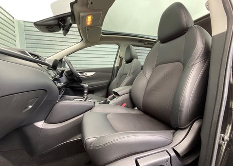 Nissan Qashqai 1.3 DIG-T TEKNA 12