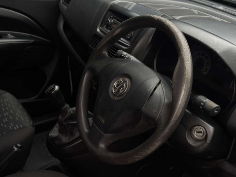Vauxhall Combo 1.2 Combo 2000 L1H1 CDTi Sportive 33