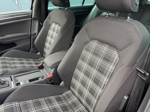 Volkswagen Golf GTD TDI DSG 40