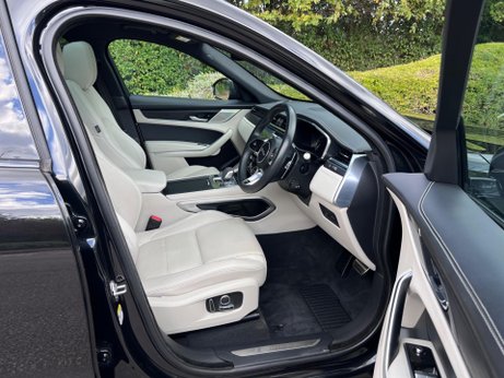 Jaguar F-Pace 2.0 D200 MHEV R-Dynamic Black Auto AWD Euro 6 (s/s) 5dr 3