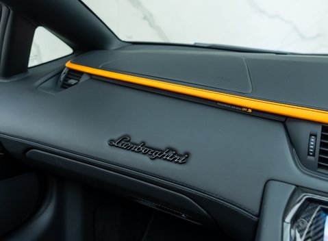 Lamborghini Aventador S LP 740-4 ROADSTER 22