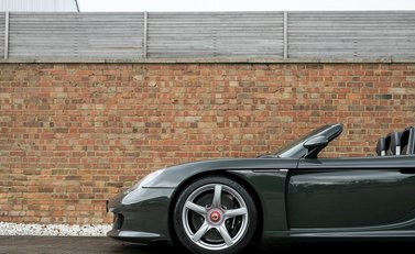 Porsche Carrera GT 21