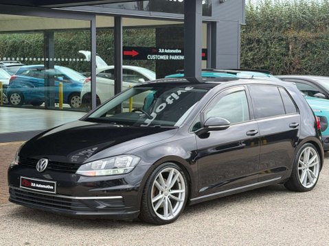 Volkswagen Golf 2.0 Golf SE Nav TDI BlueMotion Technology 5dr 5