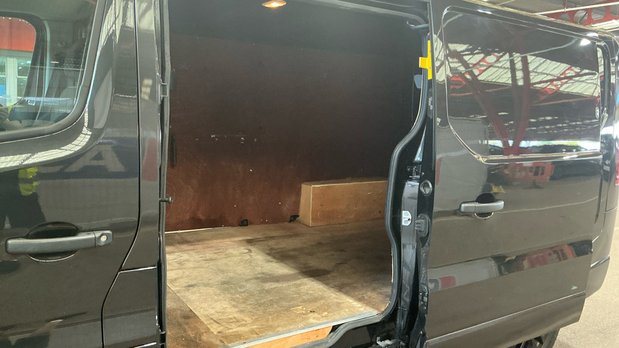 Renault Trafic LWB L2H1 Low Roof LL30 Air Con Alloys Sensors Cam EURO 6 8