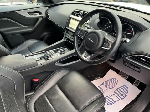 Jaguar F-Pace R-SPORT AWD 15