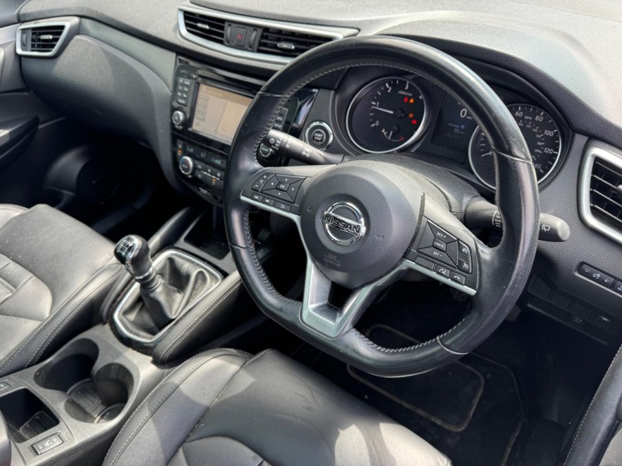 2017 Nissan Qashqai — image 2